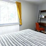London Living In Zone 2 With Free Parking