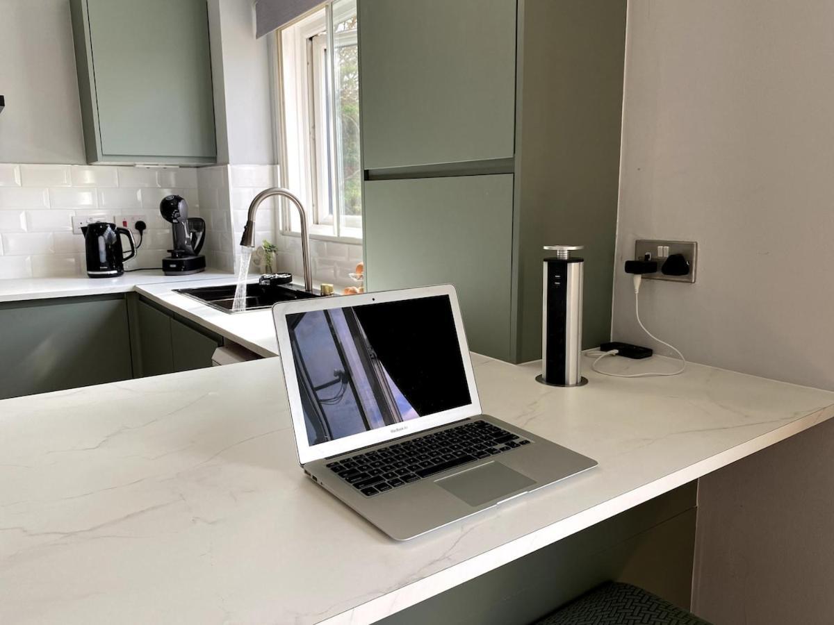 Appartamento Living In Zone 2 With Free Parking Londra