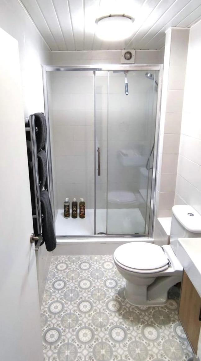 Living In Zone 2 With Free Parking * Londra