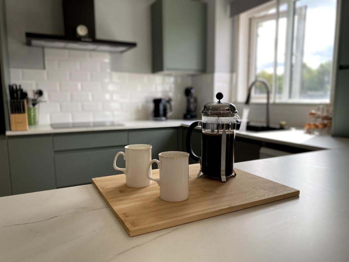 Appartamento Living In Zone 2 With Free Parking Londra